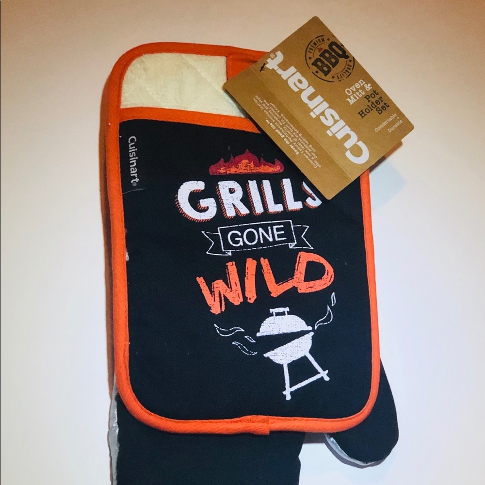 COPY - BBQ Oven Mitt and Pot Holder Set.